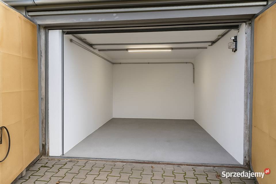 Garaż 16m2 Krakusa Wrocław
