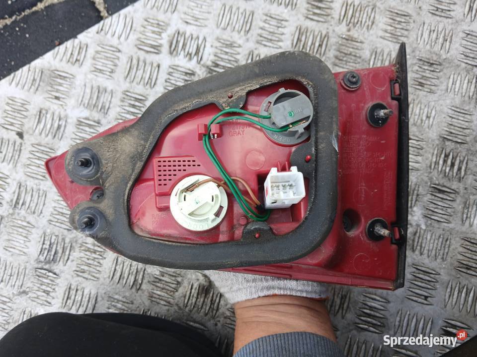 Lampa tylna lewa w klapie Kia Ceed II 2 SW kombi sprzedam