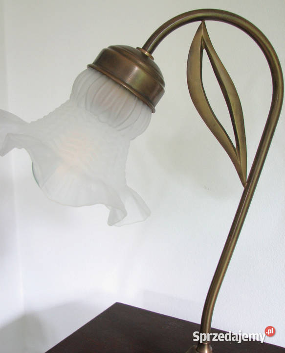 Stylowa mosiężna lampka na biurko