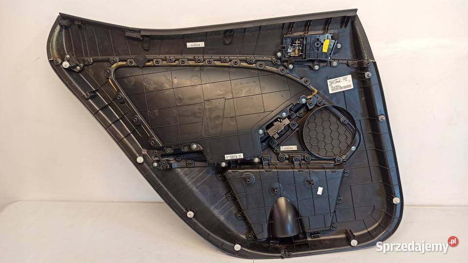 BOCZEK DRZWI PRAWY TYŁ OPTIMA III 833402T010