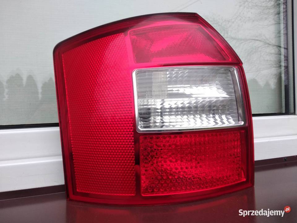Audi A4 B6 Avant kombi lampa tył tylna lewa Sieradz