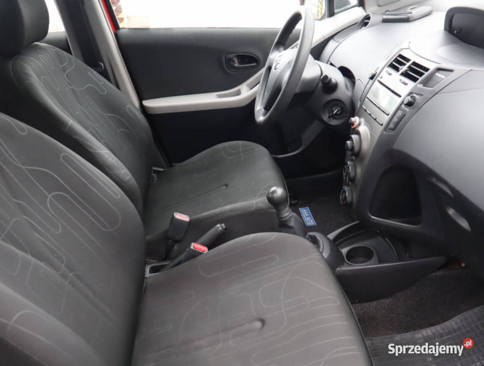 Toyota Yaris 10 VVTi manualna Samochody osobowe mazowieckie Piaseczno