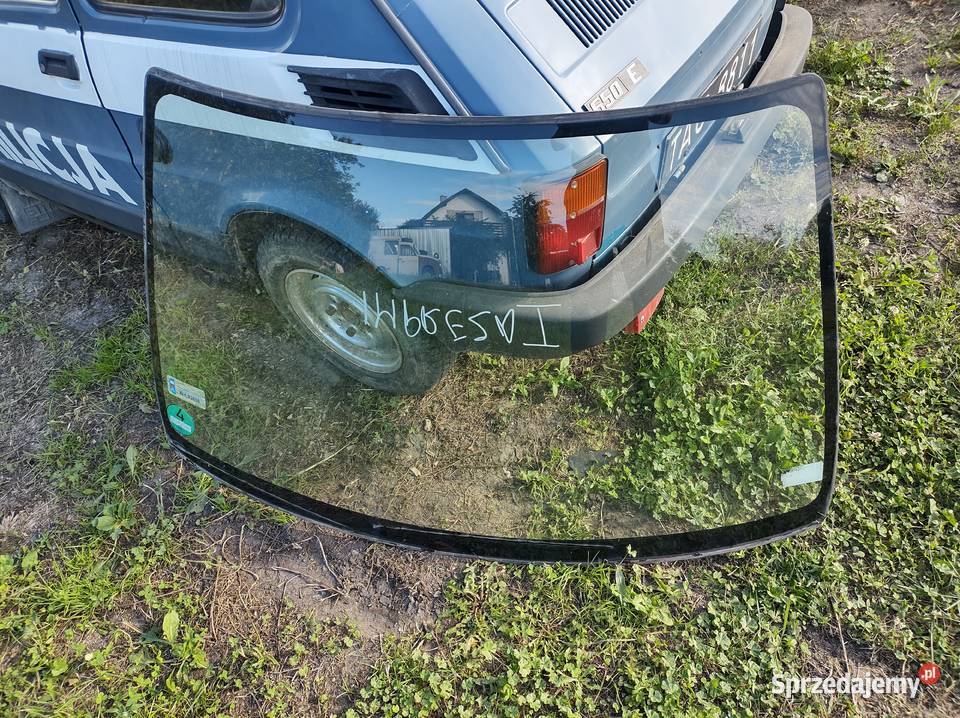 Subaru Impreza I szyba przód