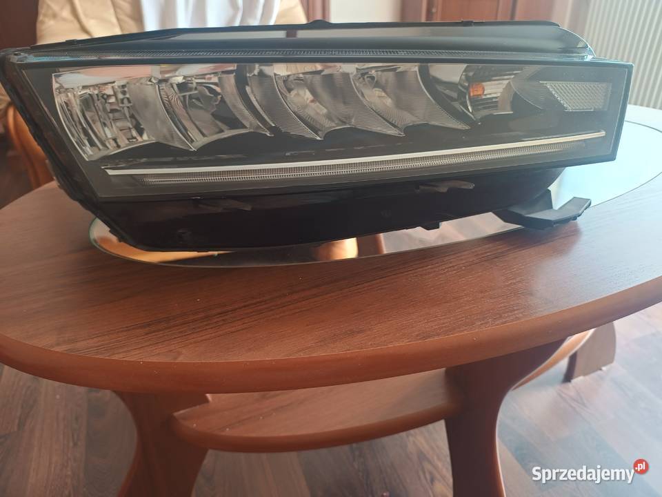 Lampa reflektor prawy skoda octavia IV stan automatyczna Bielsko-Biała