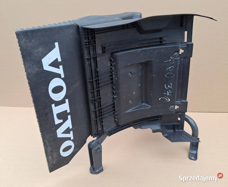 VOLVO FH4 BŁOTNIK MIĘDZY OSIOWY WSPORNIK Bieleń