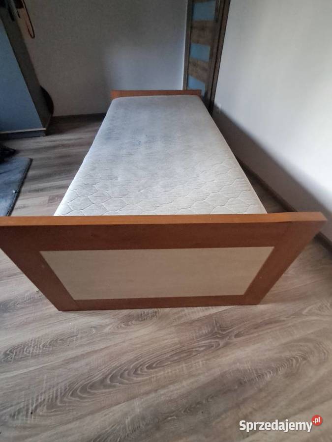 Sprzedam łóżka z materacem 90cm