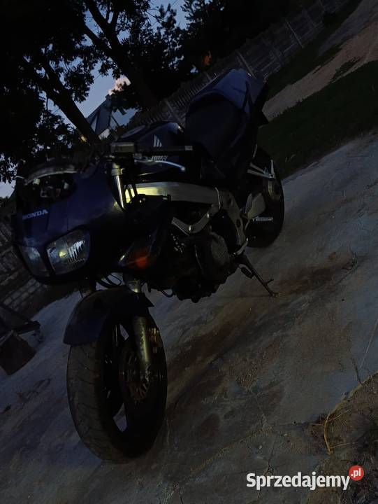 Honda Vfr 750 RC 36 1997 PT i OC jest sportowy Zbuczyn