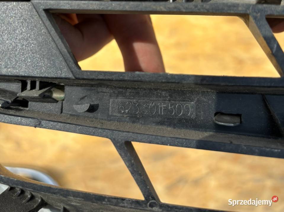 GRILL ATRAPA LEWA i PRAWA NISSAN MICRA K11 LIFT Międzychód