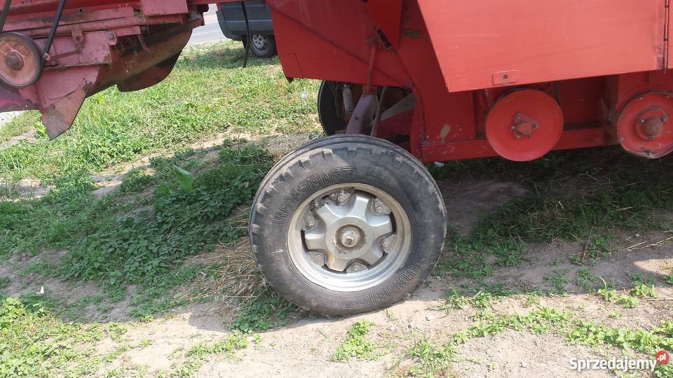 Kombajn Massey Ferguson 520 nieuszkodzony