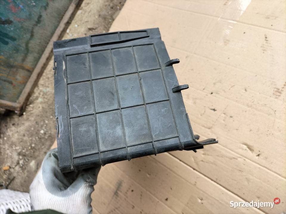 OBUDOWA OBUDOWA AKUMULATORA VW AUDI 1K0915335B