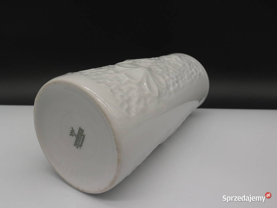Biały cylindryczny wazon porcelanowy z Raszków