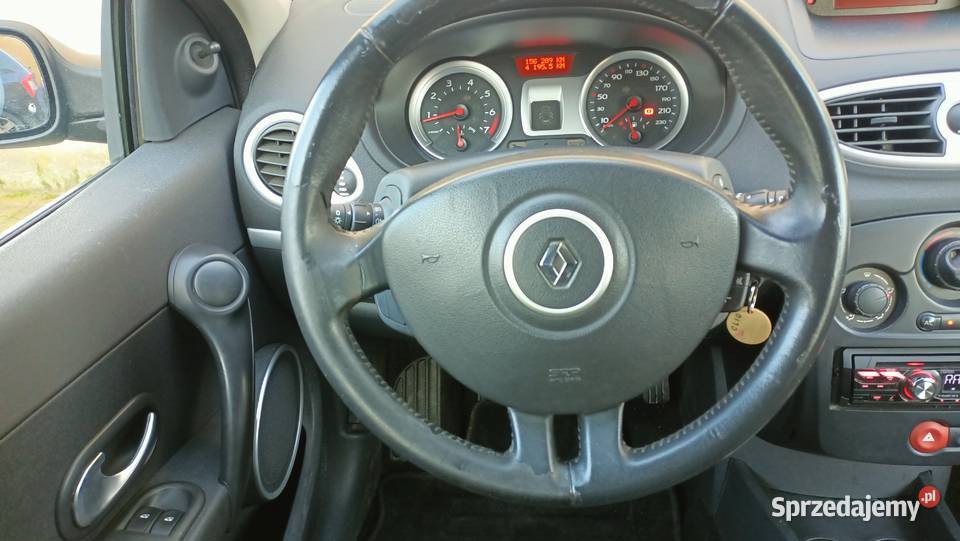 Clio III 1 6benzyna 89 5 drzwi Czarne Klima Alu Stargard