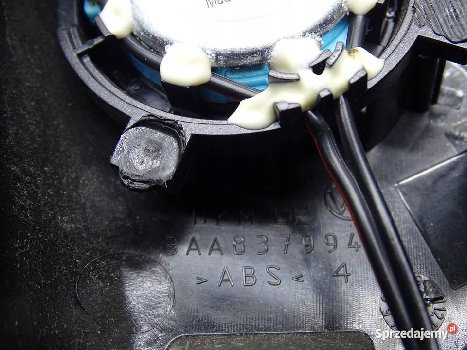 TRÓJKĄT OSŁONA GŁOŚNIKA DRZWI VW PASSAT B7 Części samochodowe sprzedam