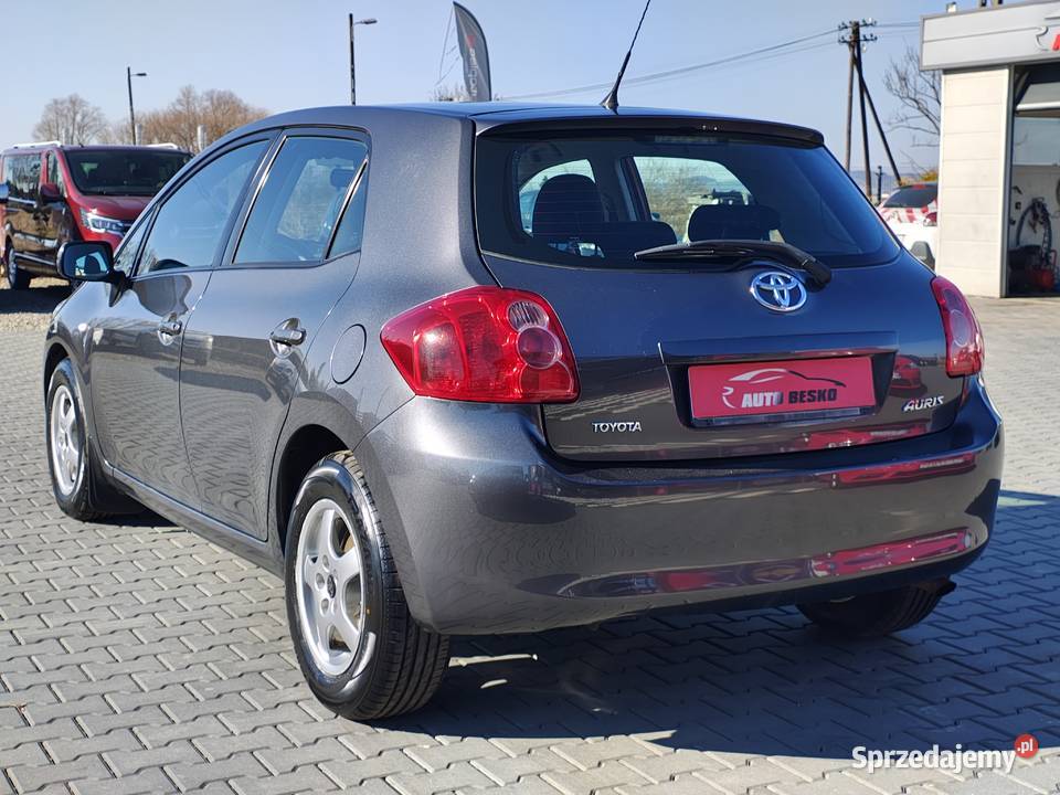 Toyota Auris 14Benzynka Zarejestrowana Niski światła do jazdy dziennej Zarszyn