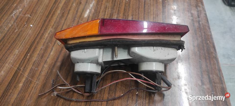 Tylna lampa do samochód z lat 7080 małopolskie Wadowice