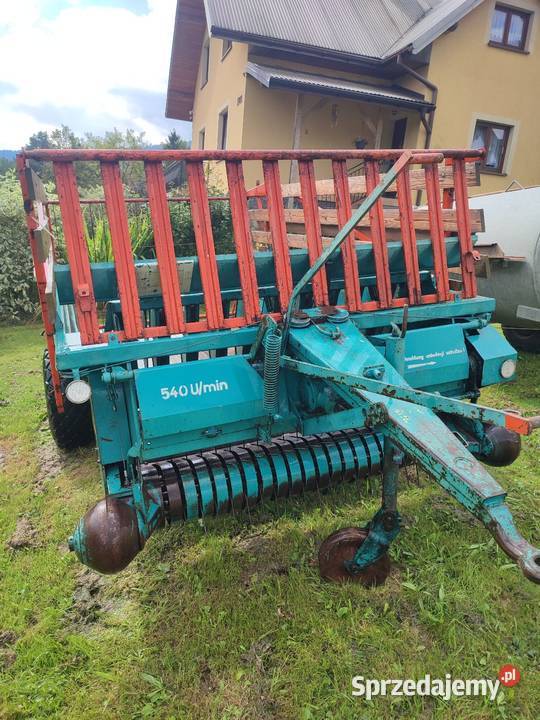 Przyczepa samozbierająca samozbierajace zbierak