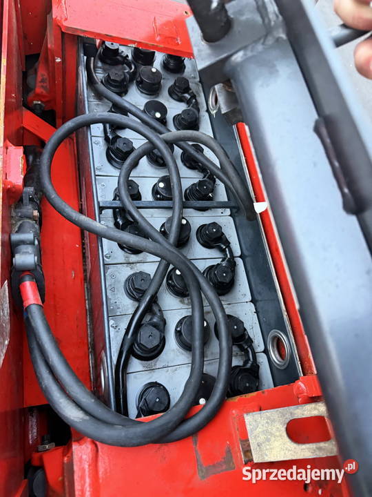paleciak elektryczny z masztem LINDE L14 Działoszyn