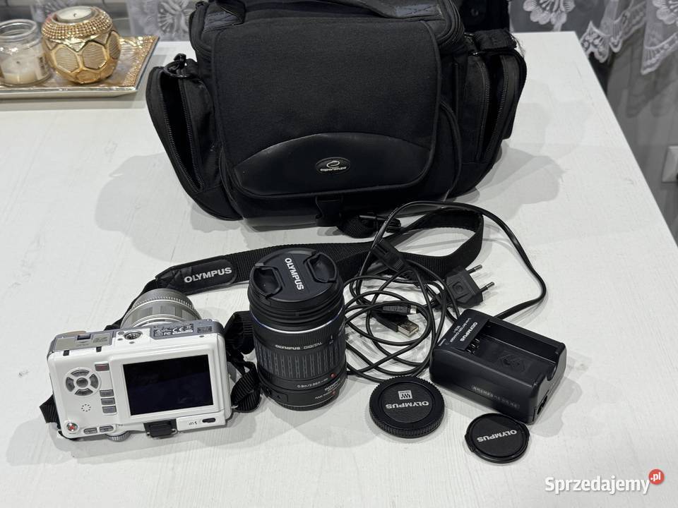 Sprzedam Aparat Olympus E1 dwa obiektywy Aparaty Piączyn
