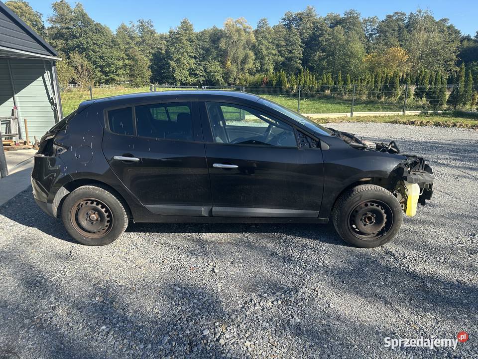 Megane 3 DRZWI PRAWY PRZÓD NV676 Narama sprzedam