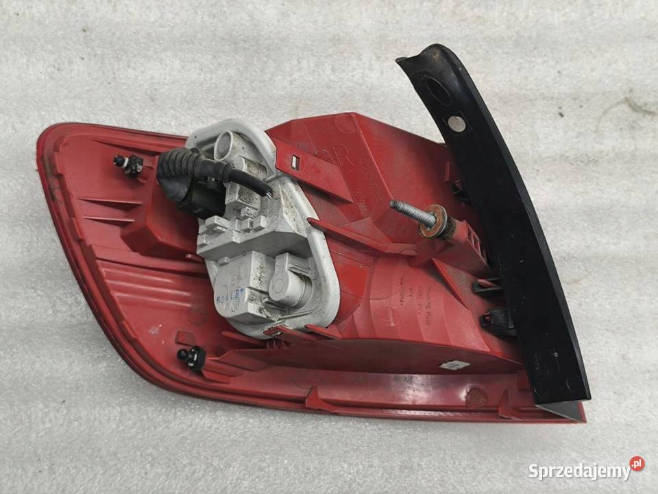 LAMPA PRAWY TYŁ LED 4F9 A6 C6 KOMBI