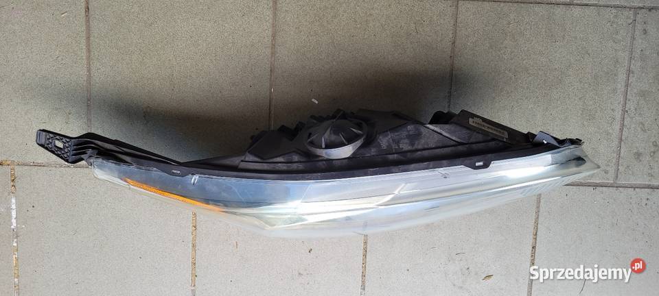 Ford Fiesta mk7 lampa przednia USA Olsztyn