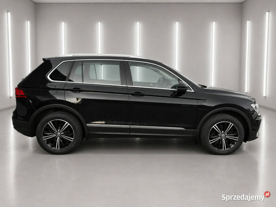 Volkswagen Tiguan 20 benzyna 180konikamera kamera cofania Volkswagen Żabno