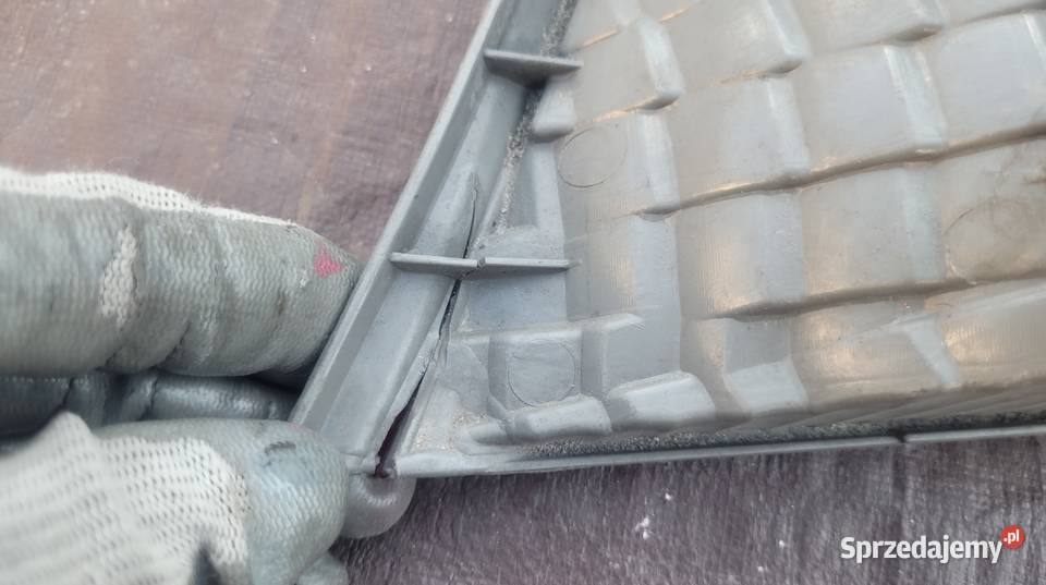 TOYOTA COROLLA E12 SEDAN LAMPA LEWA TYL 0269 159