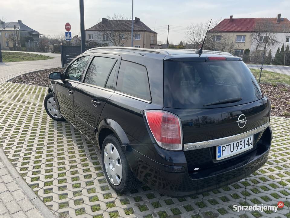 Sprzedam opla astrę 16 benzyna 105 2005 Stan CD Astra Turek