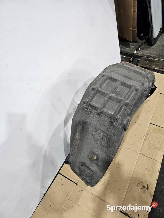 NADKOLE LEWY TYŁ AUDI A6 C7 4G0810171A Przystajń
