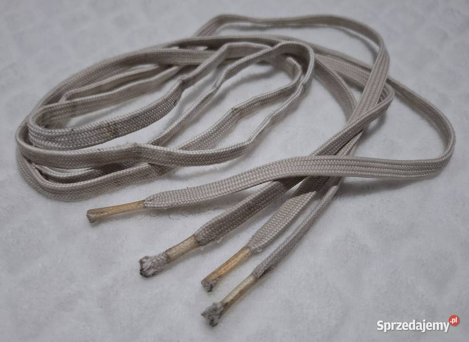 Sznurówki 110 płaskie 8mm białe podniszczone