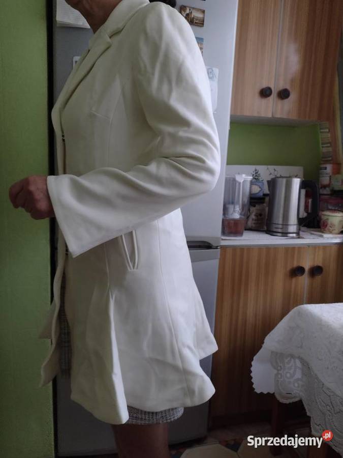 38M ASOSBiały rozkloszowany płaszcz do ślubu Kraków