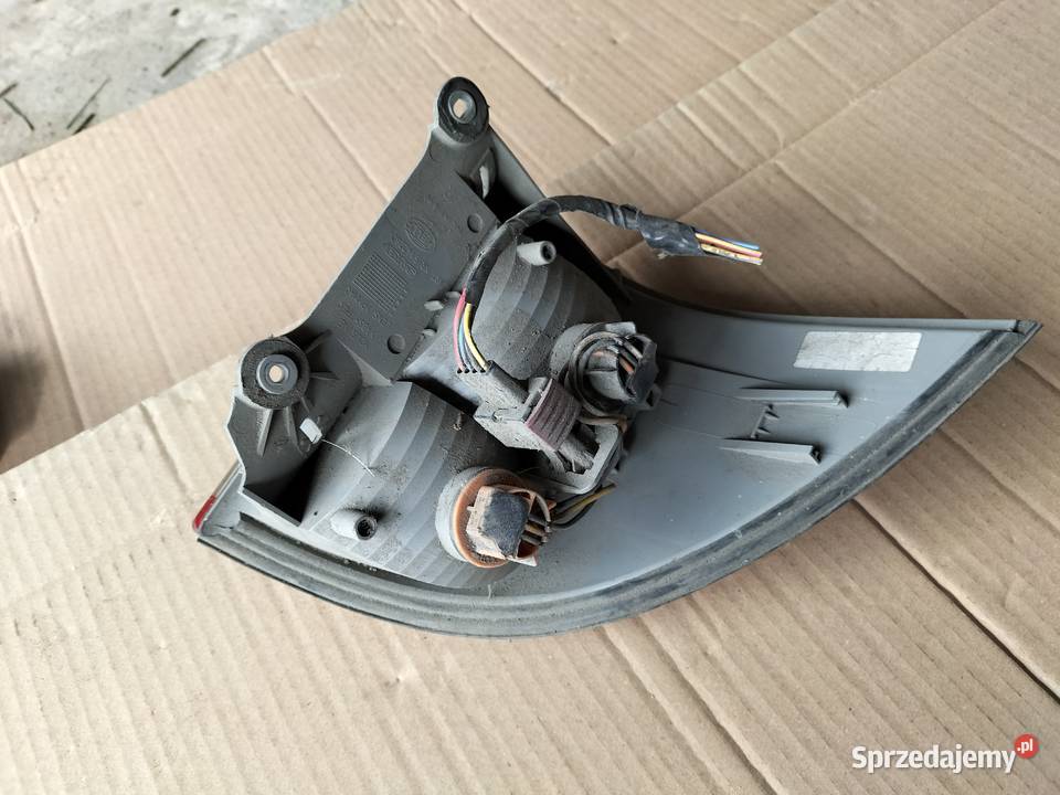 SAAB 95 95 LAMPA TYŁ TYLNA PRAWA Kamień-Kolonia