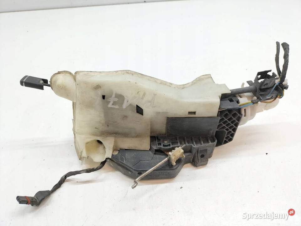 ZAMEK DRZWI PRAWY PRZÓD 2207206435 Mercedes sprzedam