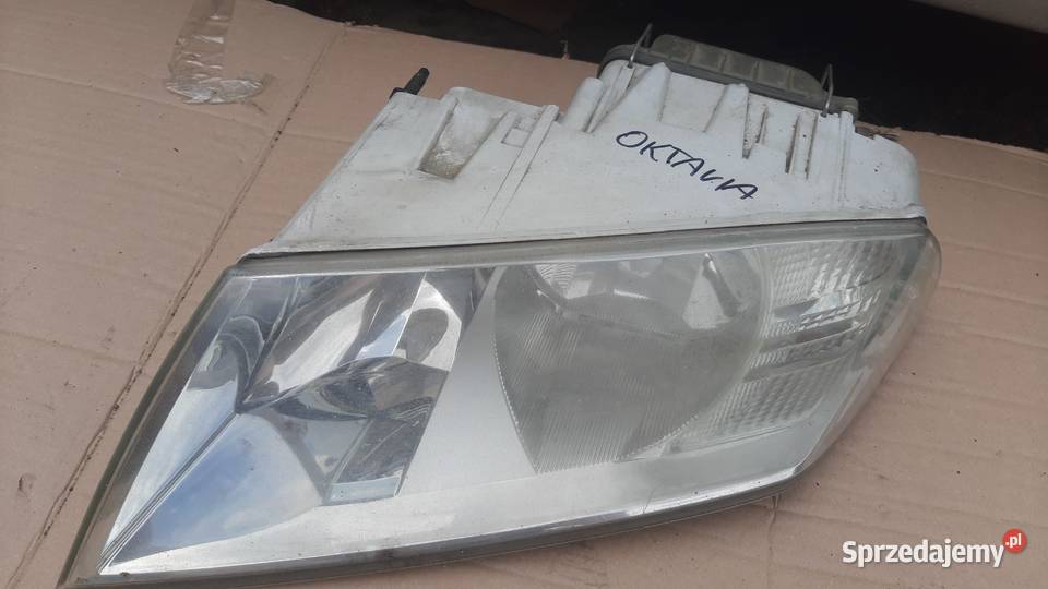 lampa przednia lewa SKODA OCTAVIA II przed lift Dębno sprzedam
