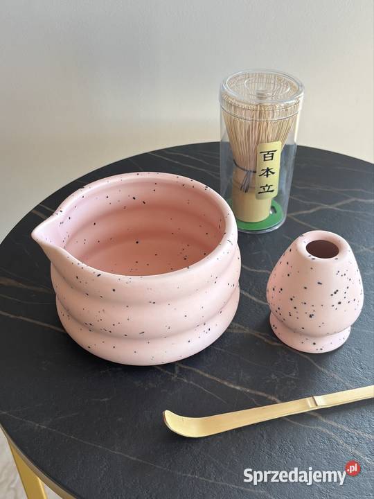 Różowy zestaw matcha nakrapiany 4 elementy na Gdańsk