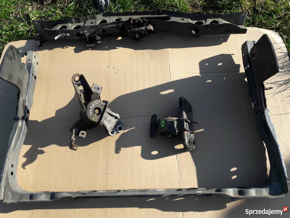 Telewizor i belka górna Auris I Pieńki