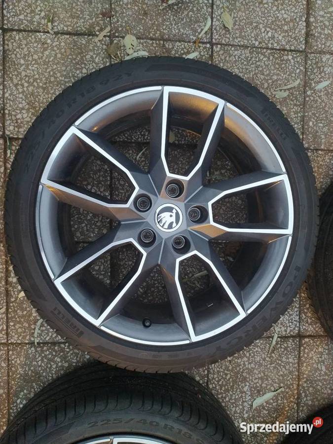 Oryginalne felgi Skoda Gemini 18 opony letnie Bytów