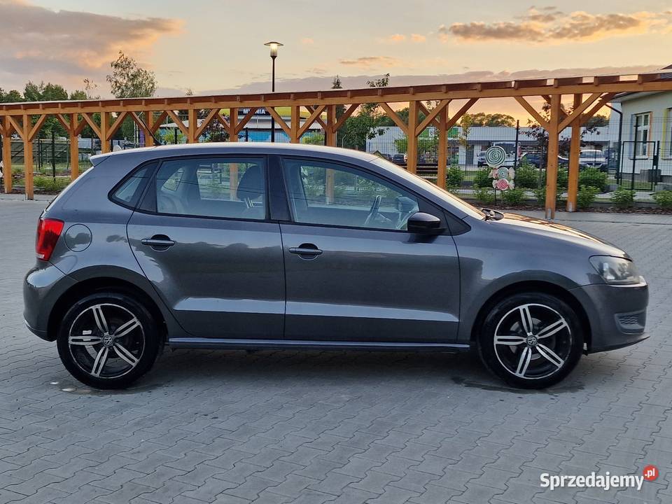 VW Polo V 6R 16 TDI Klimatronic Alufelgi światła przeciwmgielne