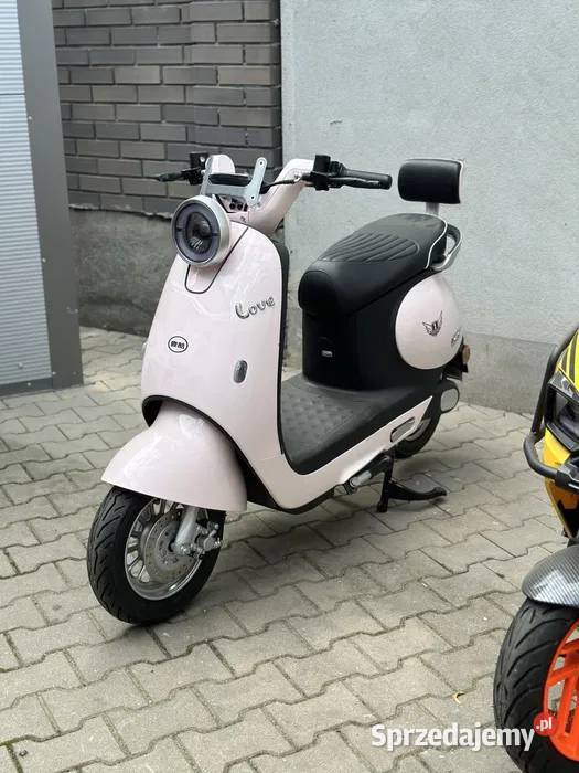 Różowy Skuter Elektryczny Vespa nowy bez prawa Białystok