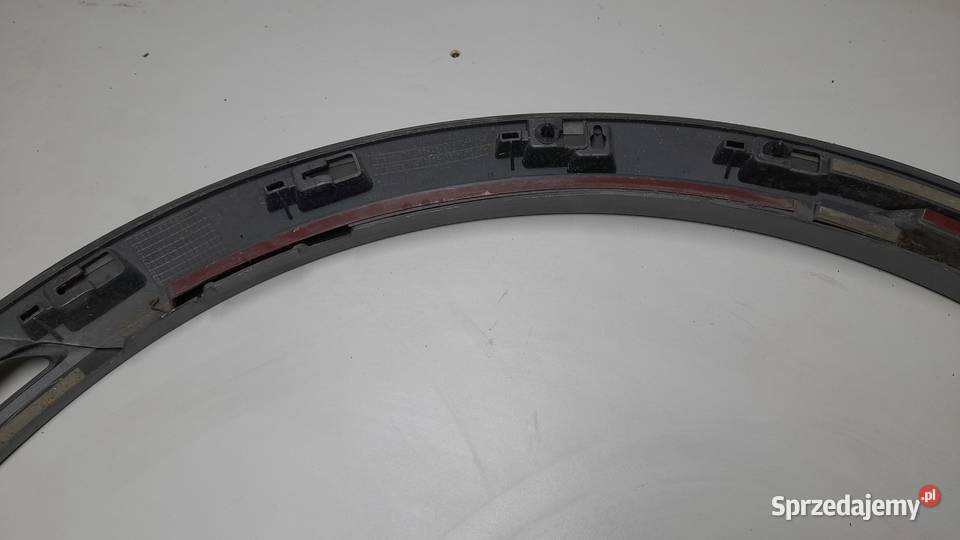 AUDI E TRON LISTWA BŁOTNIKA PRAWA PRZEDNIA Karoseria Goleniów