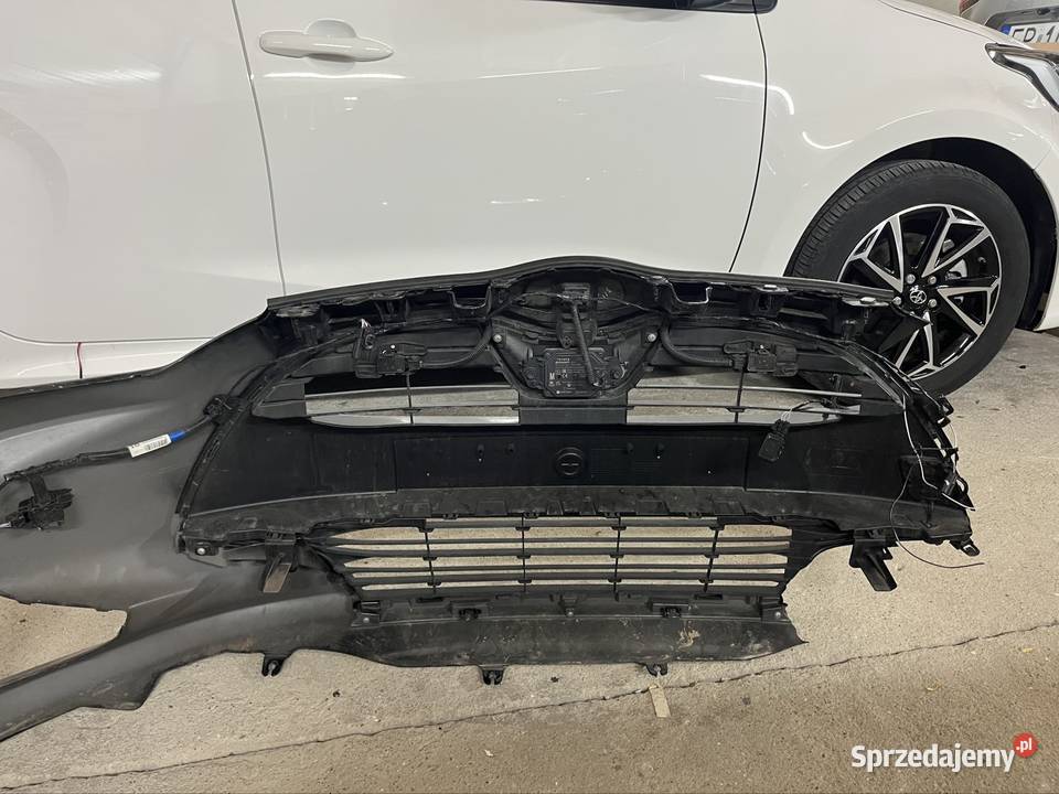 Toyota Yaris IV Grill atrapa pdc radar Rok produkcji 2023 Bełchatów