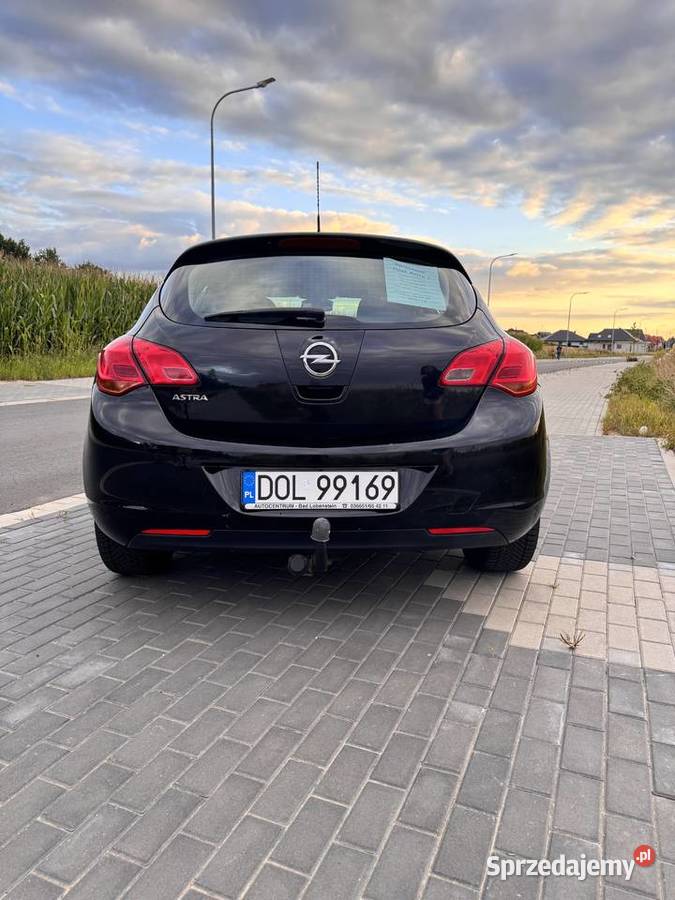 Opel Astra J 14 benzyna 2011 radio Oleśnica sprzedam