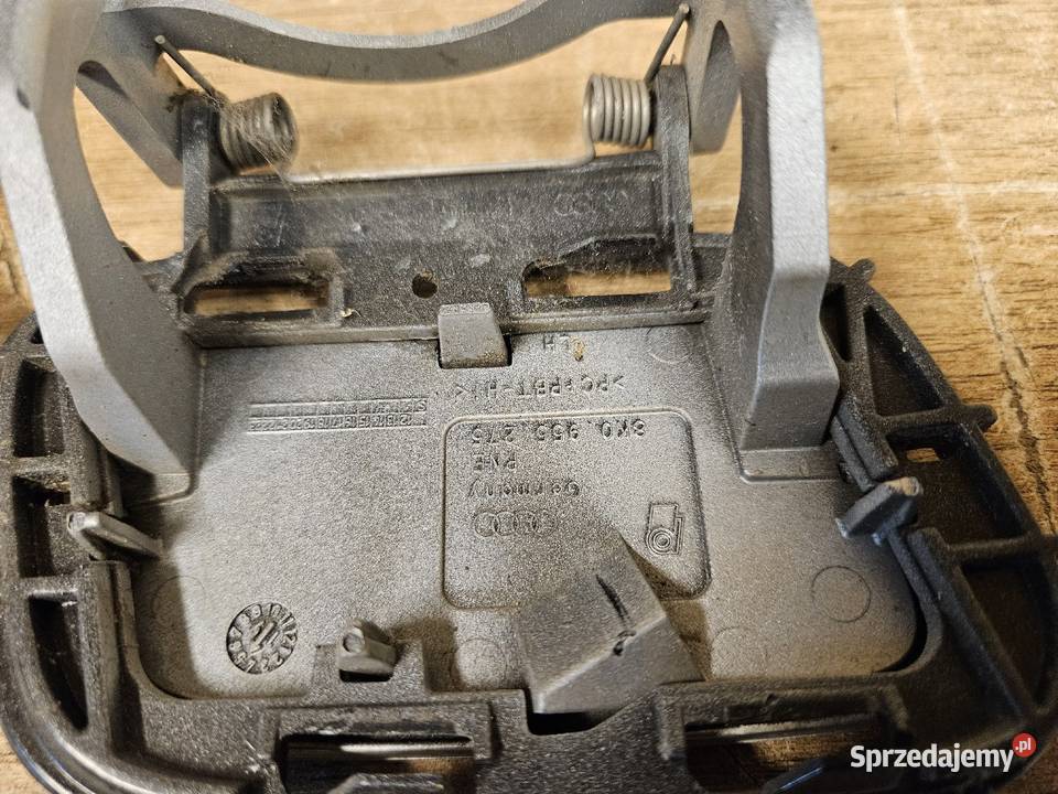 AUDI A4 B8 ZAŚLEPKA SPRYSKIWACZA LEWA 8K0955275