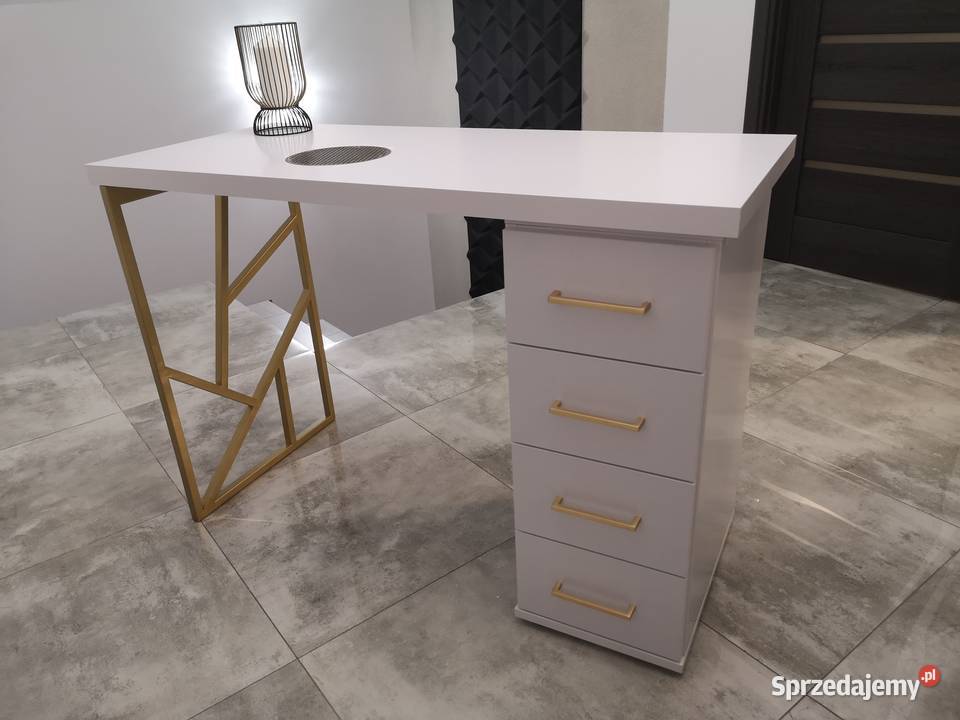 Biurko kosmetyczne do manicure z lamelami pomorskie Sierakowice