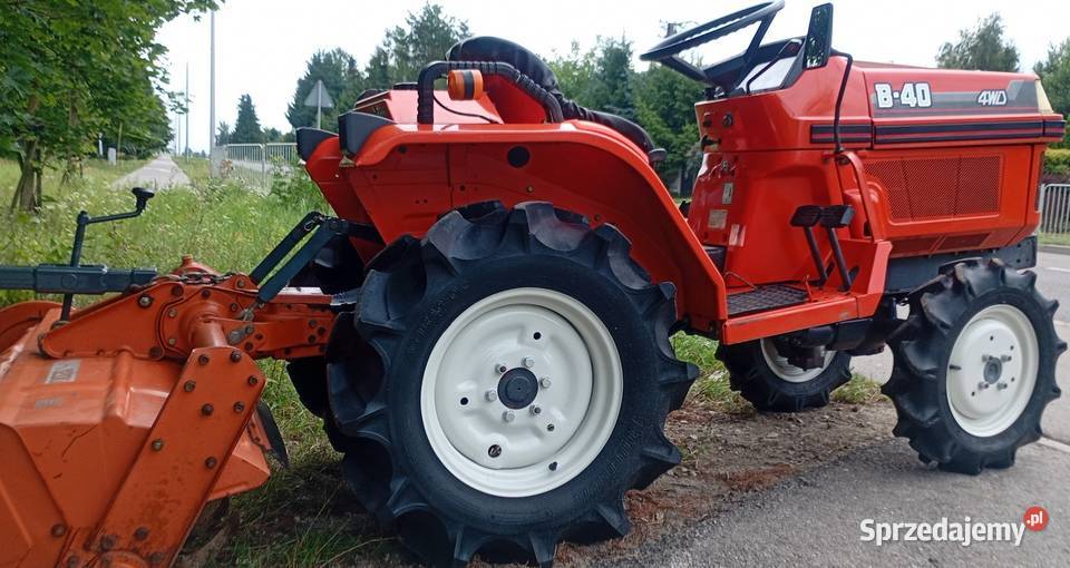 Ciągnik mini traktor ogrodniczy Kubota