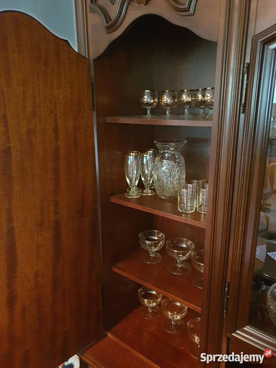 Stylowa meblościanka piękna i klasyczna