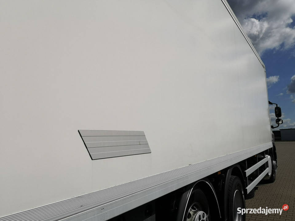 DAF CF 370 Chłodnia 3 Osiowa Winda Manual Niski Daleszyce