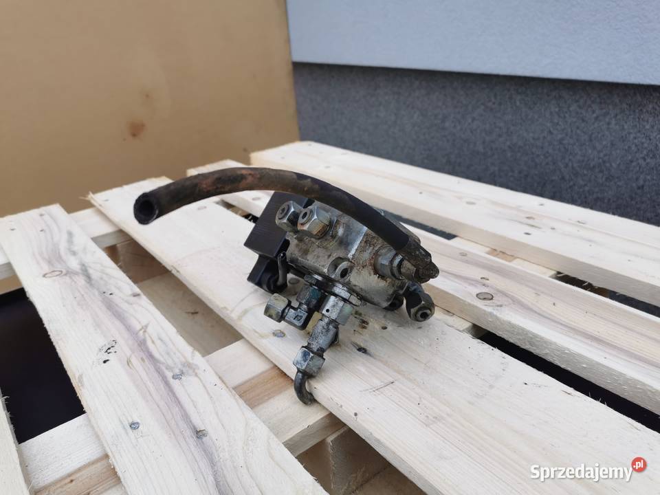 Blok zaworowy osprzętu Cat TH 330B Wilkowo