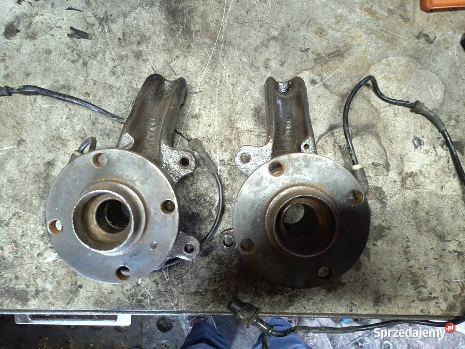 Zwrotnice audi 80 B4 28 V6 duże łożysko Gorlice sprzedam