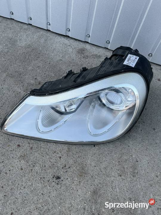 lewy i prawy reflektor ksenonowy Porsche Cayenne Lampy przednie